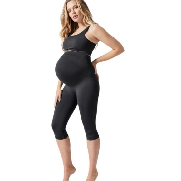 BLANQI Maternity Crop Leggings - Picture 9 of 9